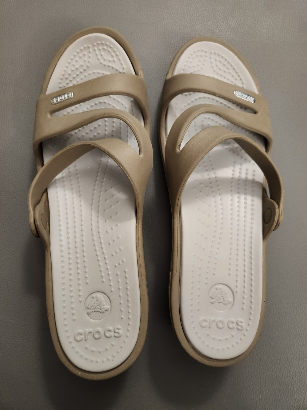 CROCS Women’s Tan/Cream Sandal - Picture 3 of 7